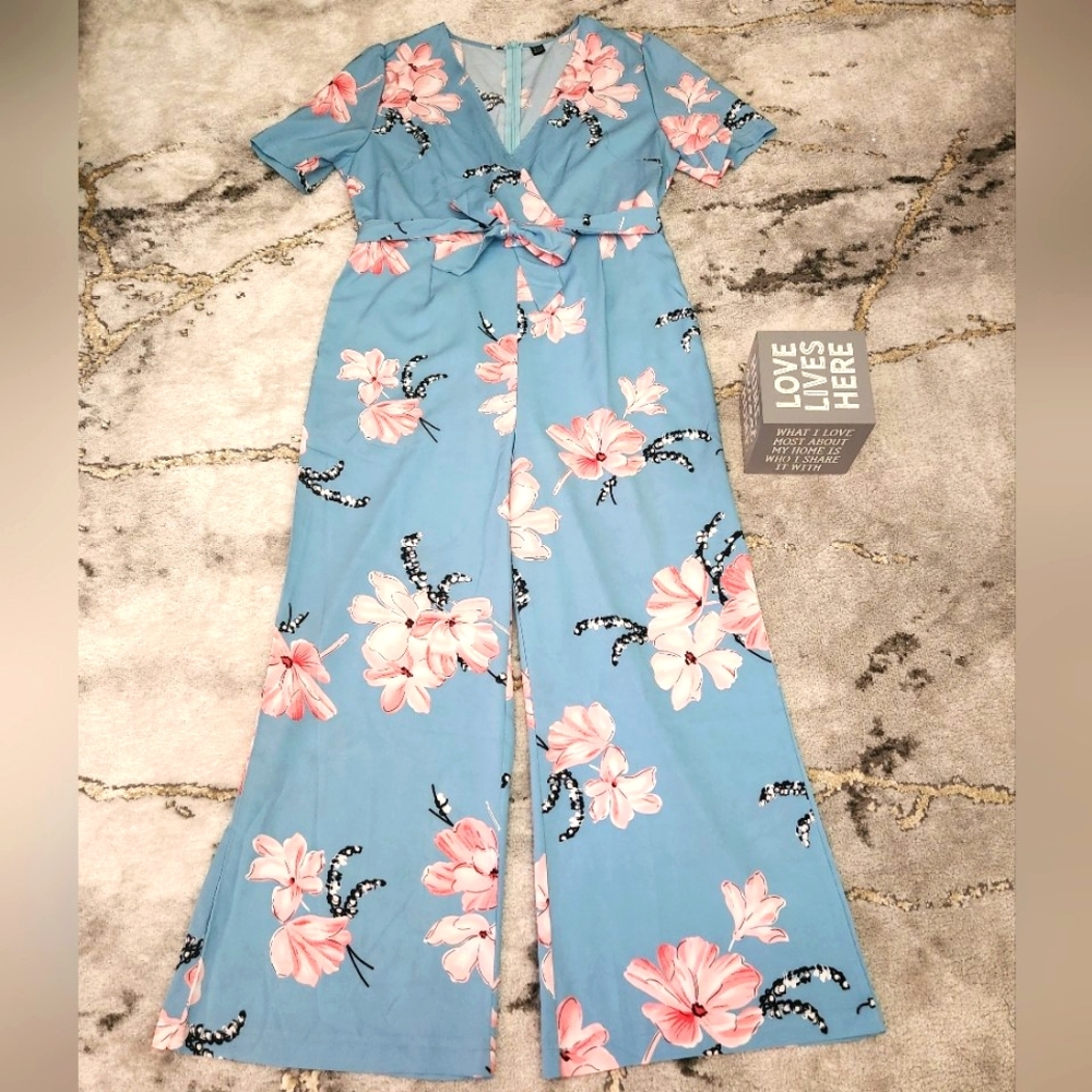 PERFECTLY CUTE Women's XL Blue and Pink Floral Jumpsuit. NWOT